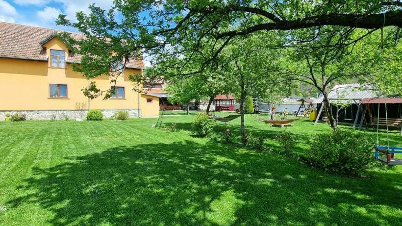 ホテル Pensiunea Miraj