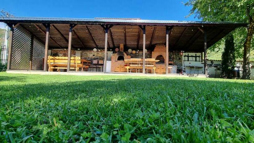 ホテル Pensiunea Miraj