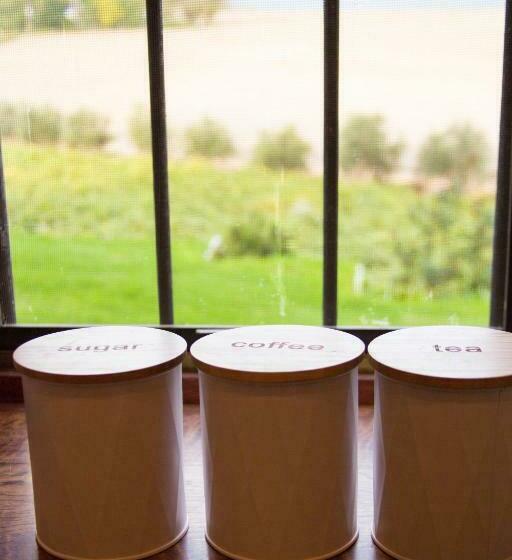 فندق Vineyard Cottage At Bosman Wines