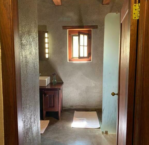 فندق Vineyard Cottage At Bosman Wines