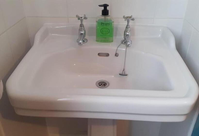 Kingsway Bed & Breakfast