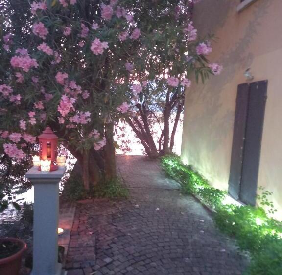 L Oleandro Sul Lago D Iseo B&b