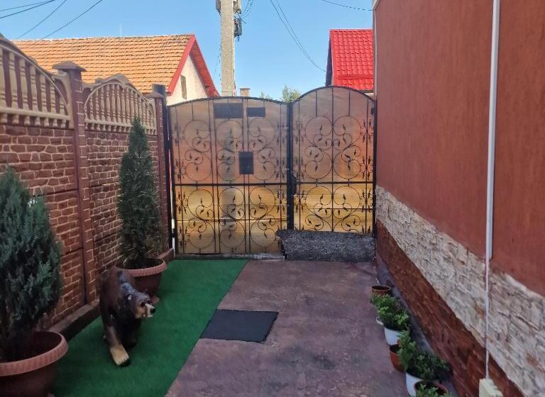 פנסיון Casa Cojanu