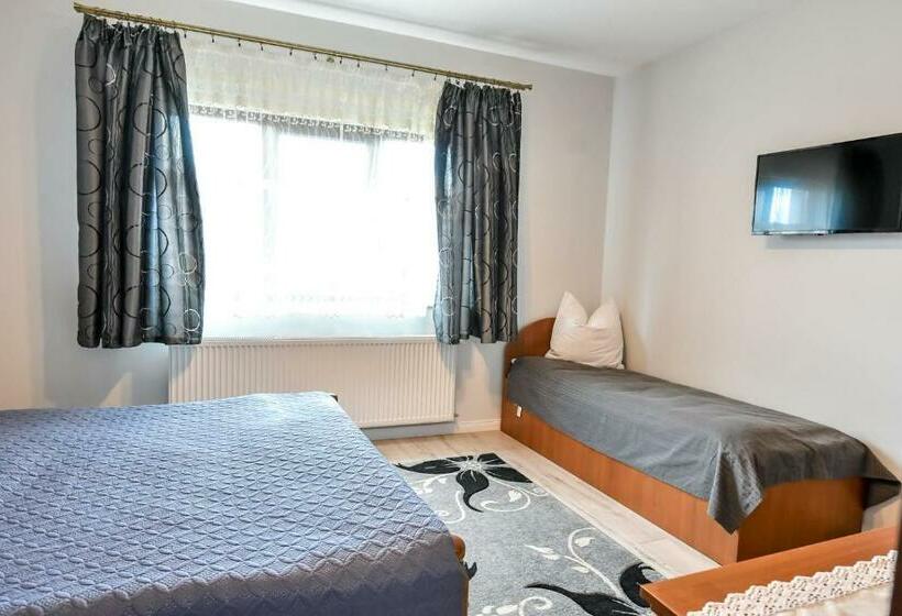 بنسيون Casa Nely