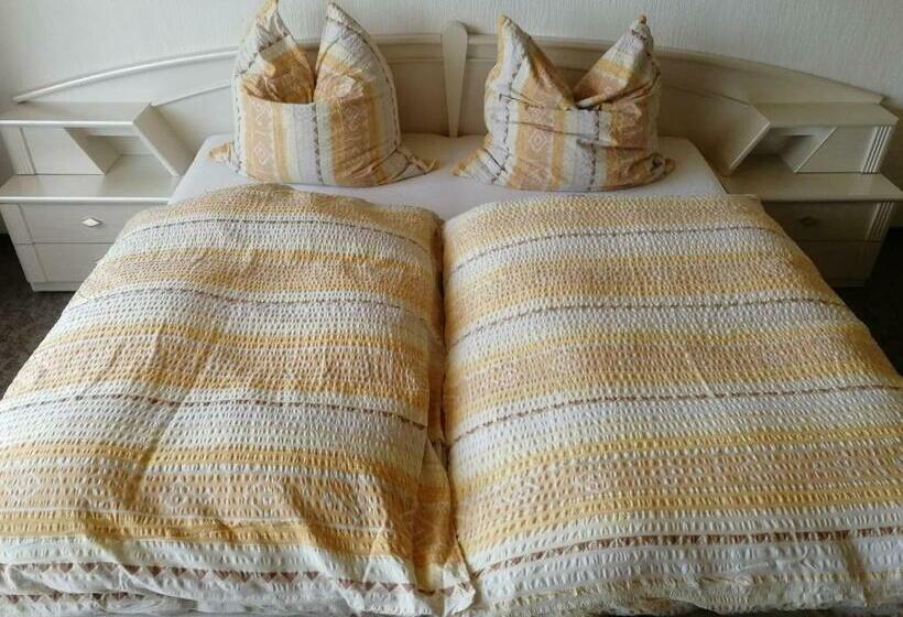 ペンション Gästehaus Bausch