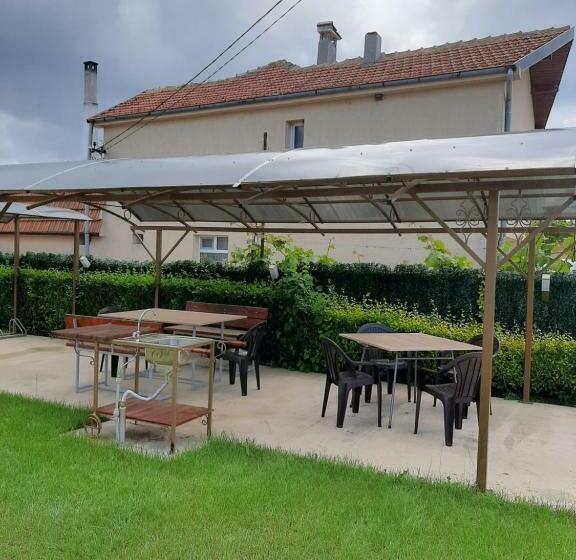 پانسیون Guest House Valiland