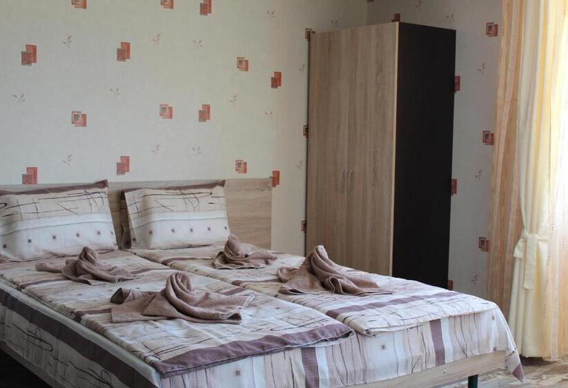 Пансион Guest House Valiland