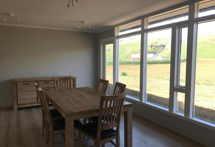 پانسیون Guesthouse Skógafoss