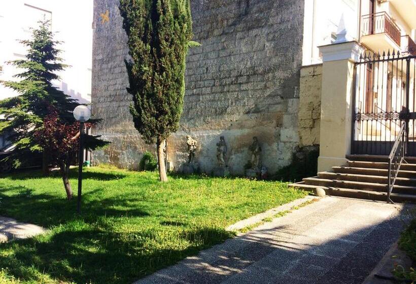 بنسيون La Bougainvillea