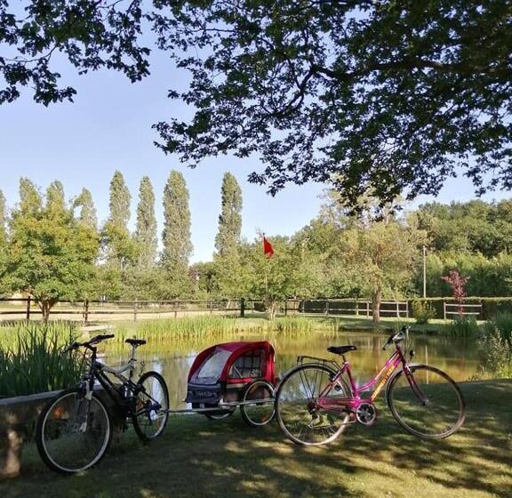 ペンション Le Pressoir De Gisay