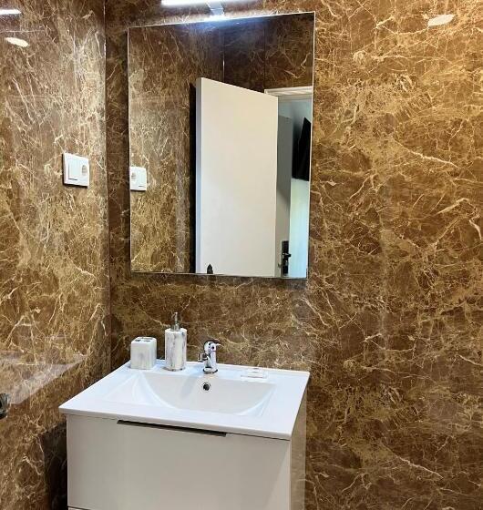 פנסיון Raiano Guest House