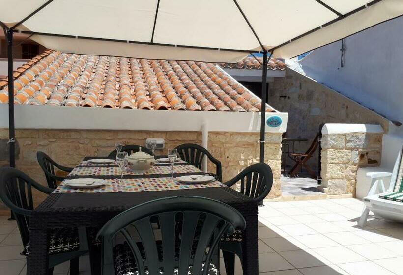 פנסיון Sibilla Family Suites