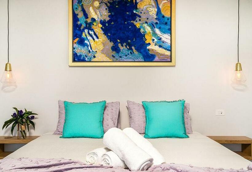 פנסיון Sundays At Byron