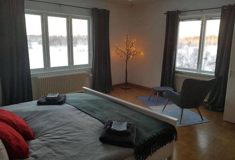 פנסיון The Friendly Moose