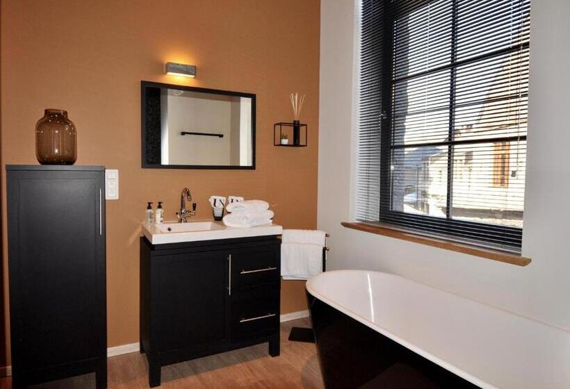 بنسيون Urban Nest