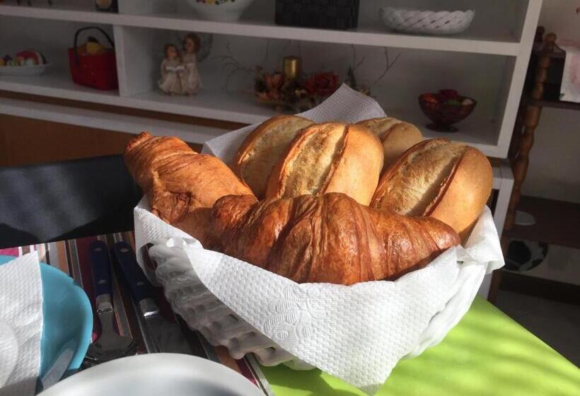 פנסיון Villa Romeo   Acero Rosso