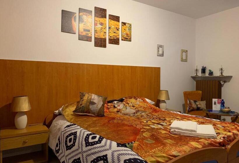 פנסיון Villa Romeo   Acero Rosso