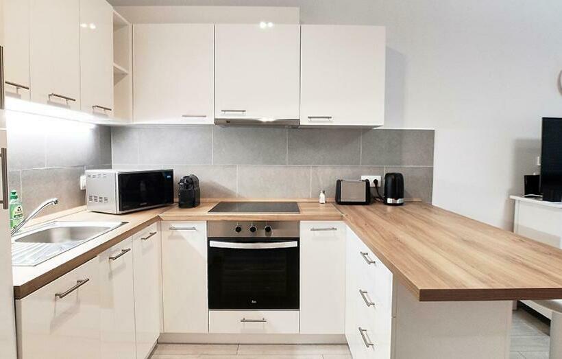 Piacsek Apartmanház