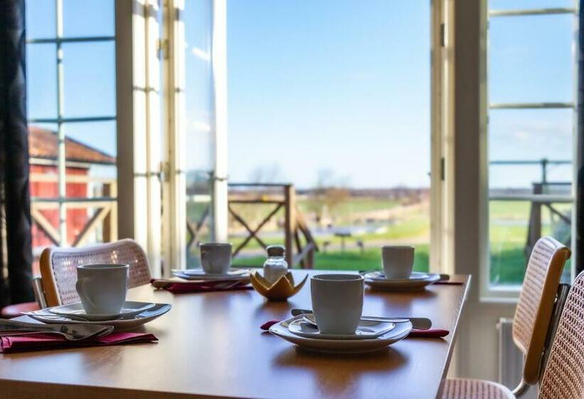 Rödlix Vandrarhem & Camping