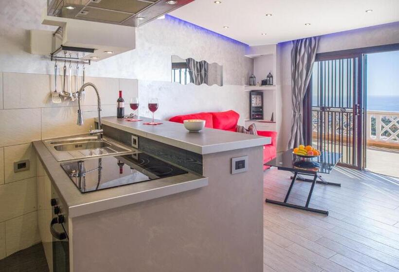 109 Penthouse , Incredible View, Marco