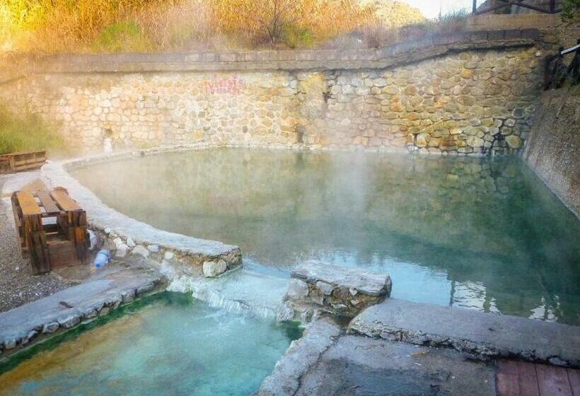 تختخواب و صبحانه Carpe Diem