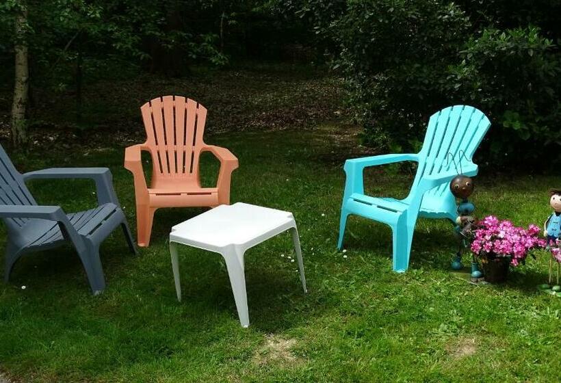 민박 Chambres De Monthéard