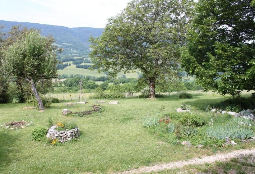 ベッドアンドブレックファースト Chez Louve Bleue