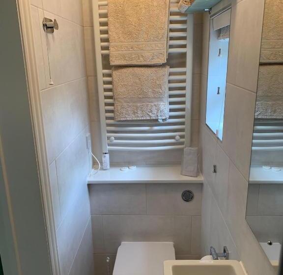 مبيت وإفطار Deverill End