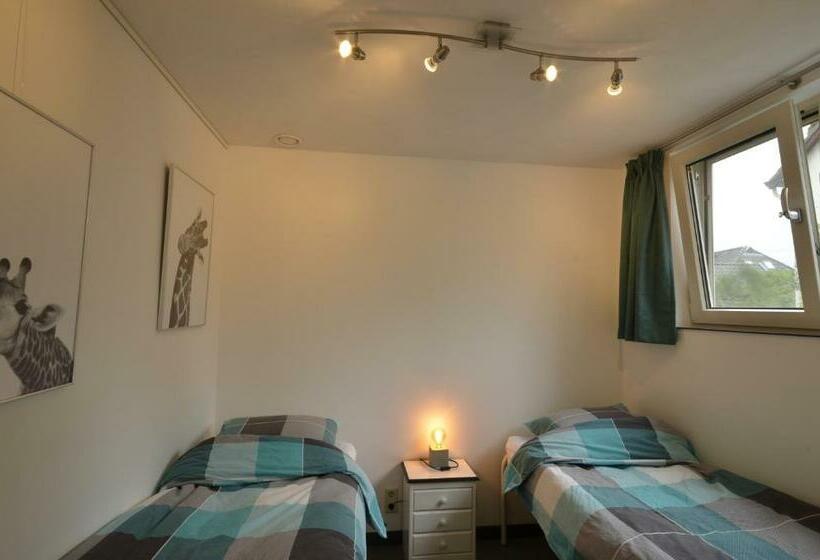 민박 Dinos Bed&breakfast   Whole Guesthouse