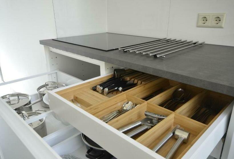 민박 Dinos Bed&breakfast   Whole Guesthouse