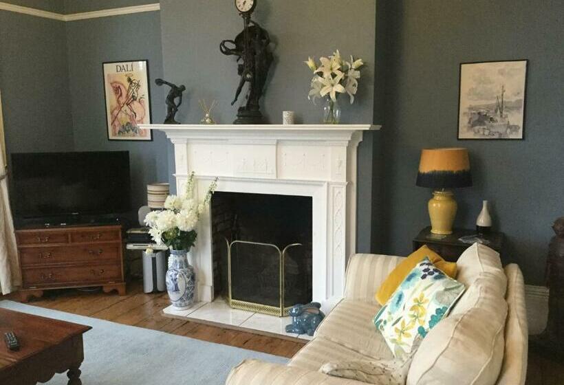 مبيت وإفطار Glebe House