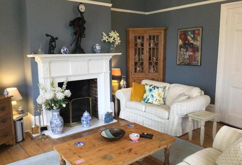 مبيت وإفطار Glebe House