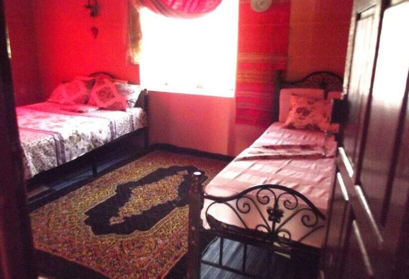 ベッドアンドブレックファースト Le Jardin Des Grenadiers