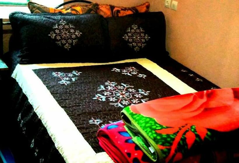 ベッドアンドブレックファースト Le Jardin Des Grenadiers