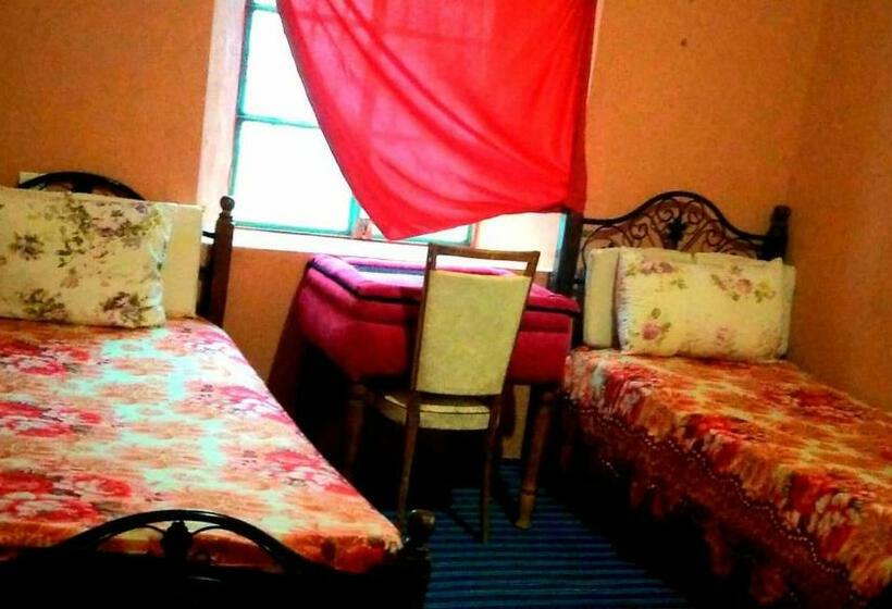 ベッドアンドブレックファースト Le Jardin Des Grenadiers