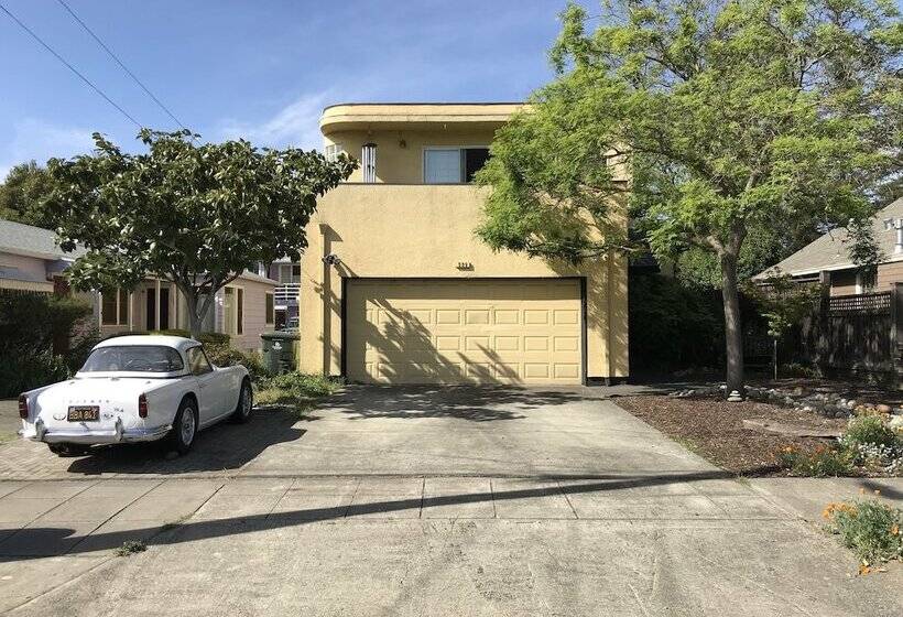 مبيت وإفطار My Big Art Project