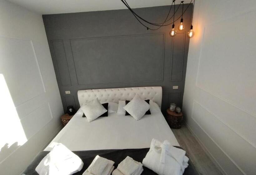 Conca Verde C21 Beach Front Little Villas Pool, Private Jacuzzi Sea View