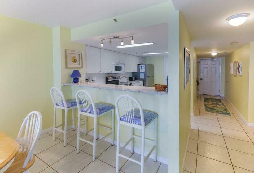 Destin Towers Middle Unit On The Beach!