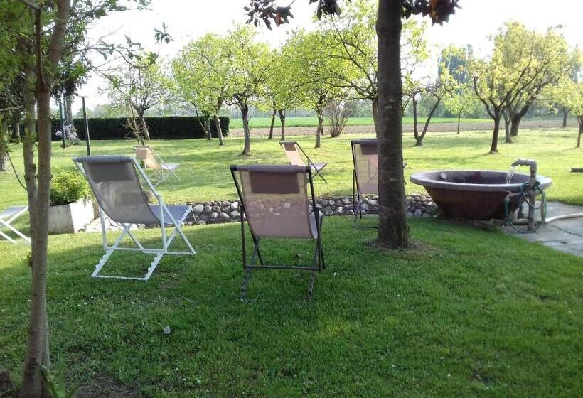 Отель Agriturismo Le Colonie