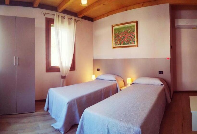 Отель Agriturismo Le Colonie