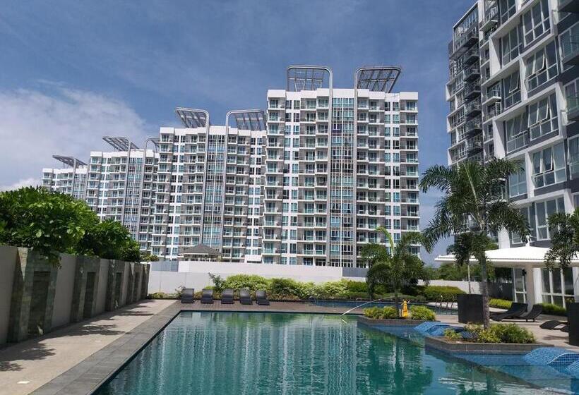 Mactan Newtown With Sun Set And Garden View