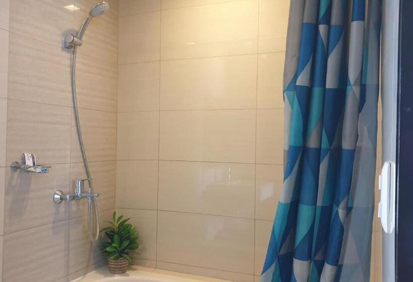 Mactan Newtown With Sun Set And Garden View