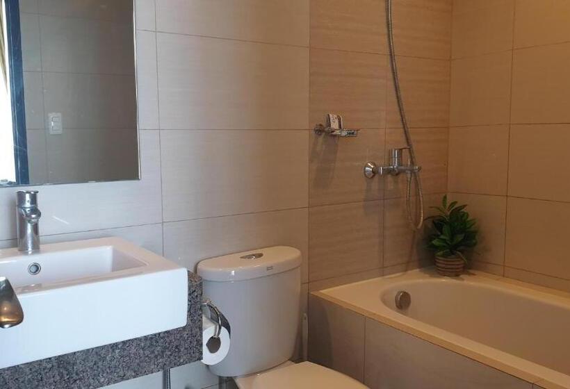 Mactan Newtown With Sun Set And Garden View