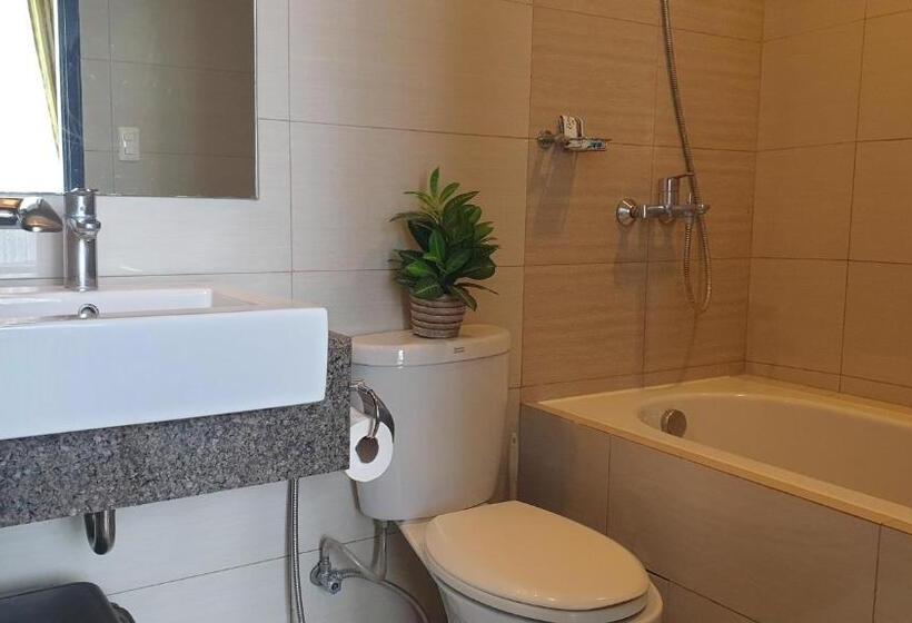 Mactan Newtown With Sun Set And Garden View