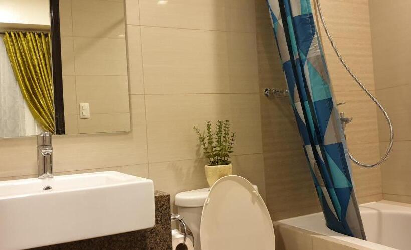 Mactan Newtown With Sun Set And Garden View