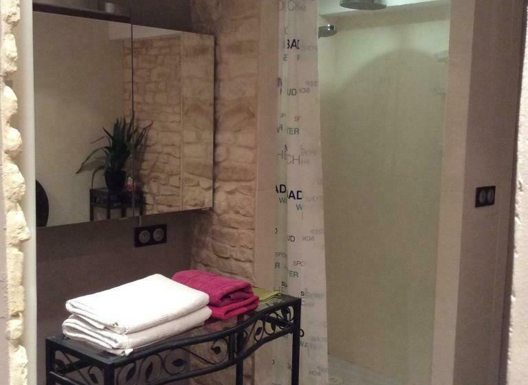 膳宿费 Clôt De Félines Chambre Spacieuse