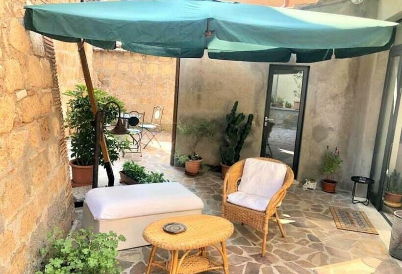 펜션 Industrial Chic House   Private Parking