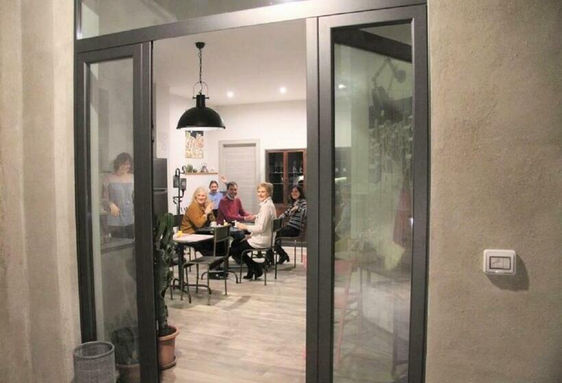 펜션 Industrial Chic House   Private Parking