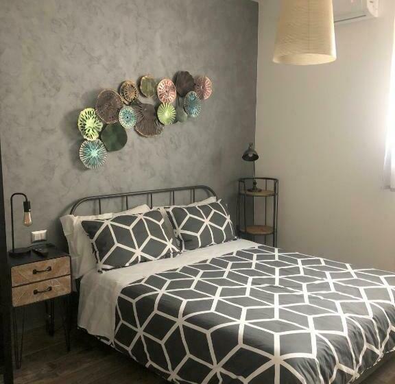 펜션 Industrial Chic House   Private Parking