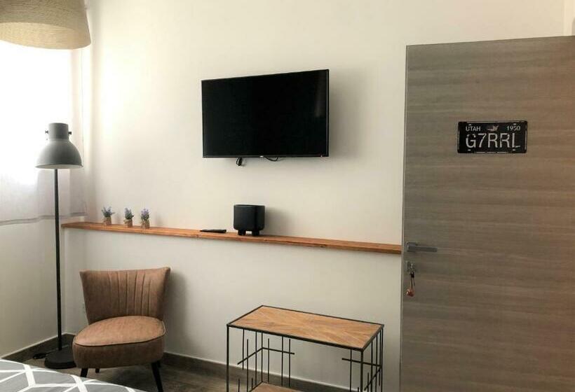 펜션 Industrial Chic House   Private Parking